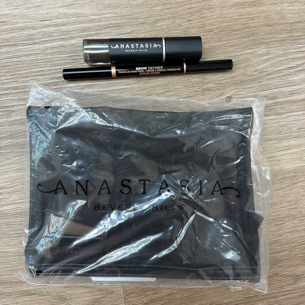NEW Anastasia Beverly Hills Brow Definer, Brow Tinted Gel, Cosmetic Bag